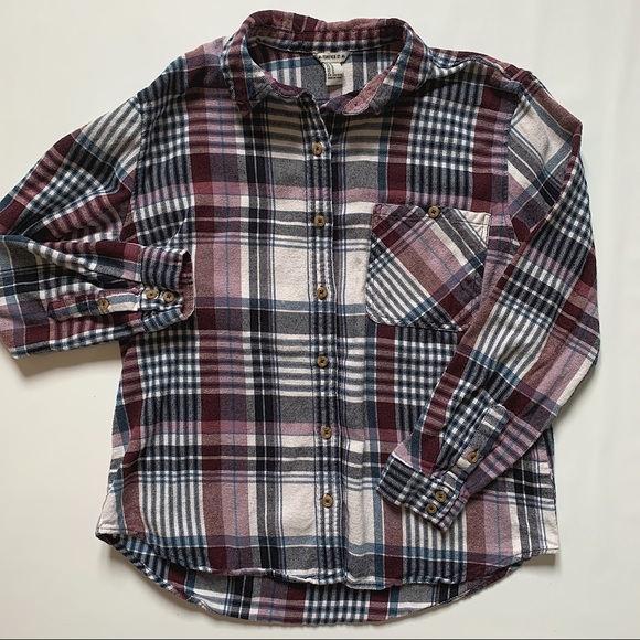 Forever 21 Tops - Forever 21 plaid button down flannel shirt